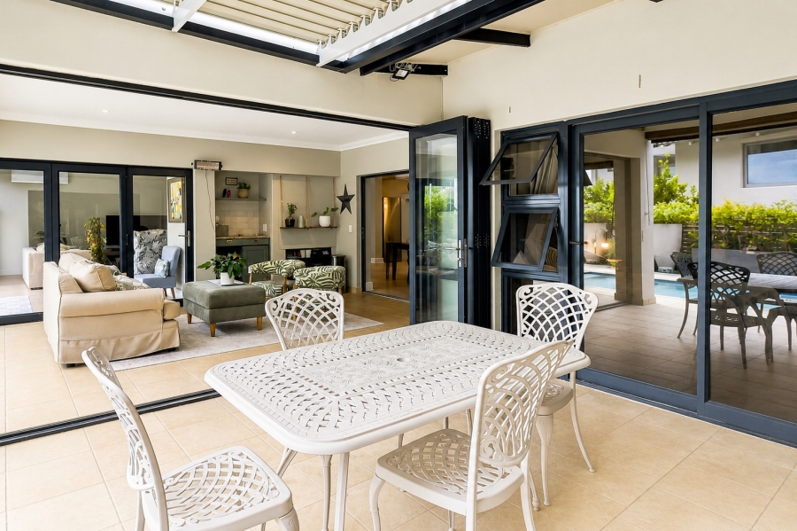 5 Bedroom Property for Sale in Stonehurst Mountain Estate Western Cape